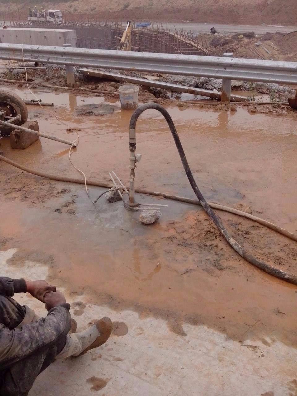 总口管理区路基压密注浆